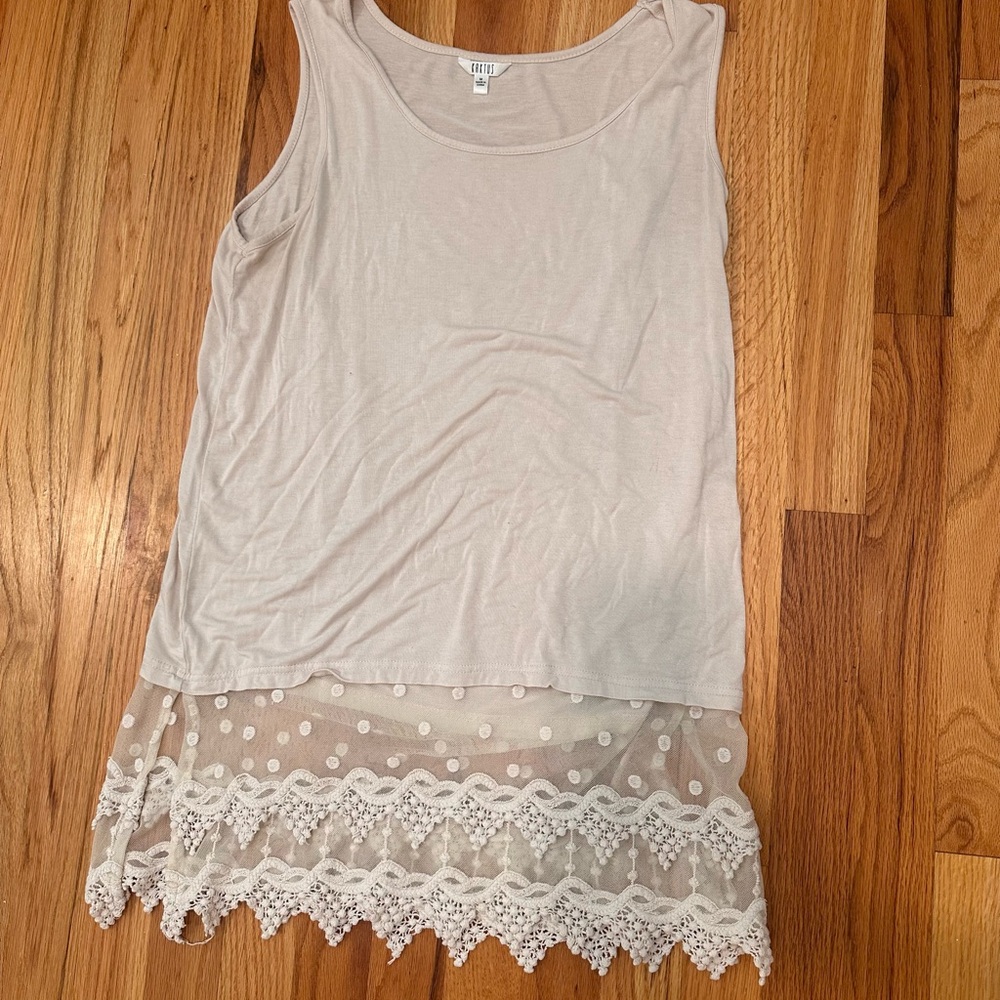 Kaktus Cream Lace Hem Tank Top